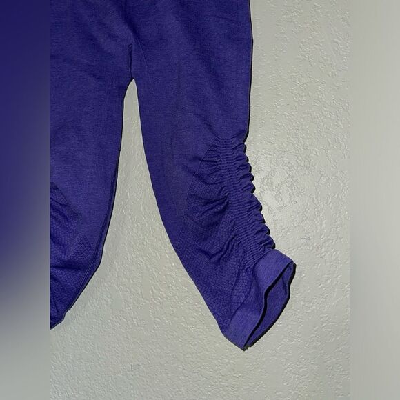 Lululemon in the flow crop II leggings heathered bruised berry purple 4 - Picture 2 of 8